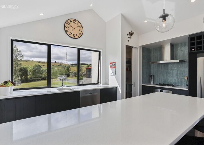  at 27 Mairangi Lane, Starvation Hill, Oxford