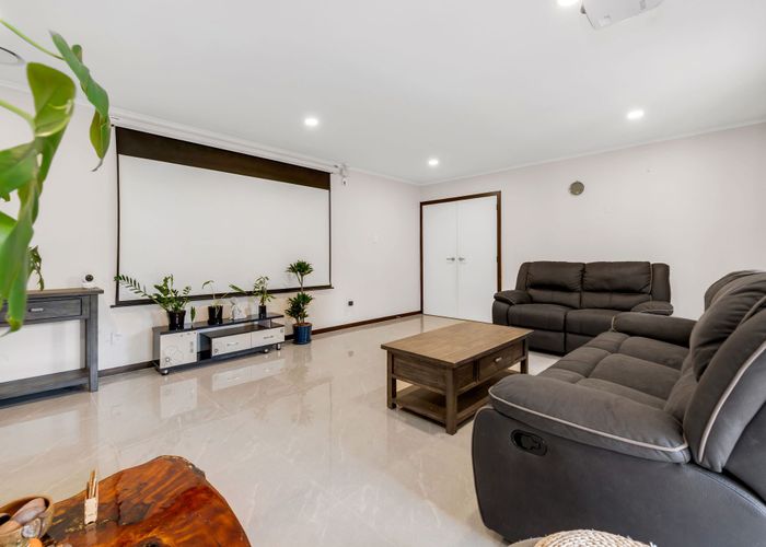  at 17B Gracechurch Drive, Flat Bush, Manukau City, Auckland