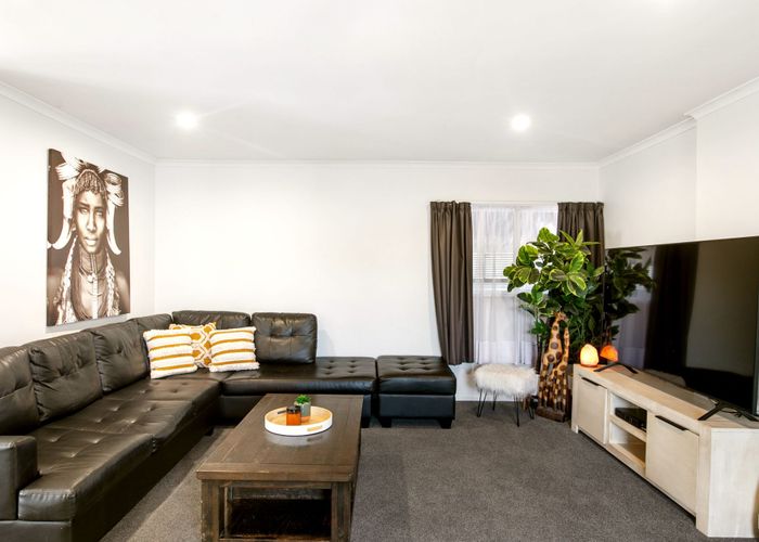  at 4 Katrina Place, Massey, Auckland
