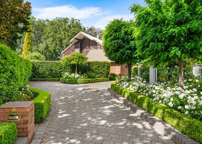  at 16 Grangewood Lane, Burnside, Christchurch City, Canterbury