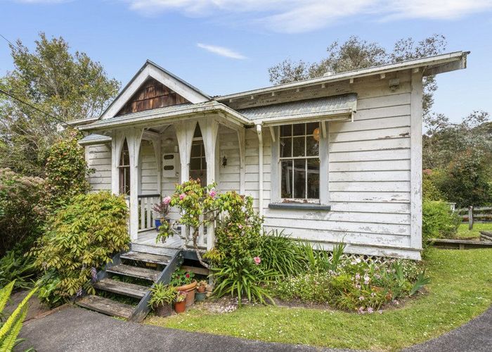  at 44 Grassmere Road, Henderson Valley, Waitakere City, Auckland