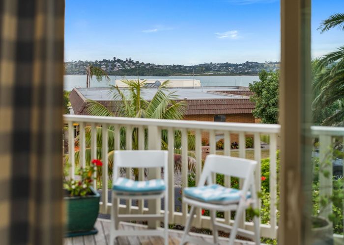 at 14 Clyside Avenue, Half Moon Bay, Auckland