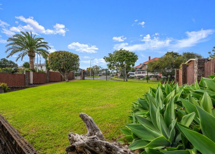  at 73 Lynbrooke Avenue, Blockhouse Bay, Auckland City, Auckland