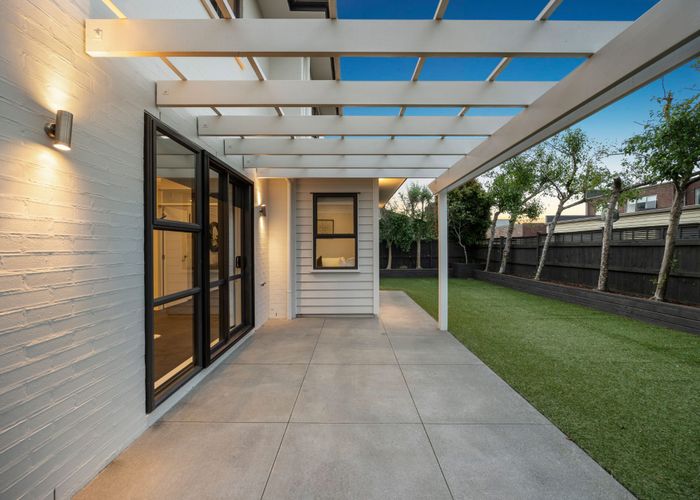  at 33 Kauriki Terrace, Stonefields, Auckland City, Auckland