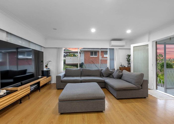  at 2/38 Corunna Road, Milford, North Shore City, Auckland