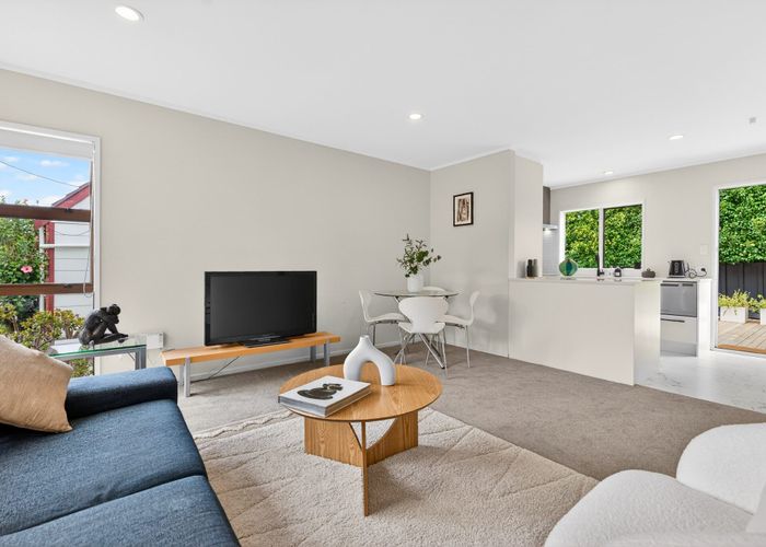  at 2/5a Tobruk Crescent, Milford, North Shore City, Auckland