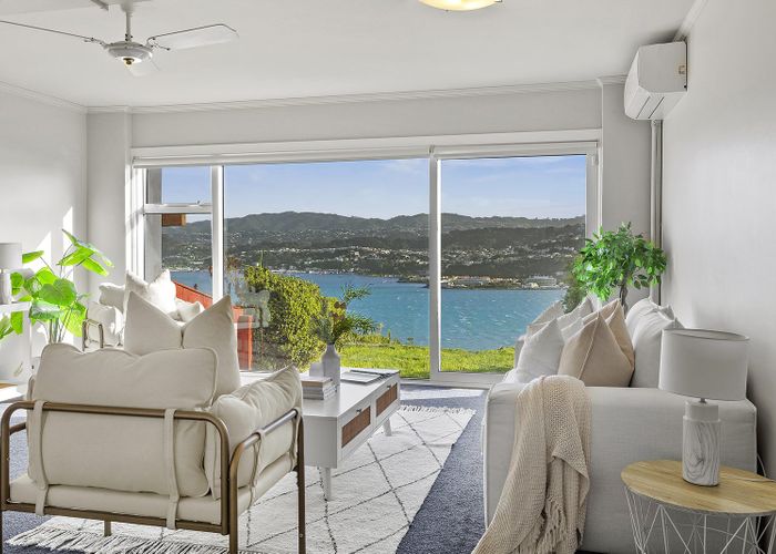  at 129 Akaroa Drive, Maupuia, Wellington, Wellington