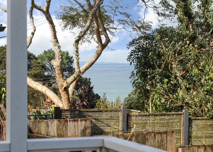  at 4 McEldowney Road, Titirangi, Auckland