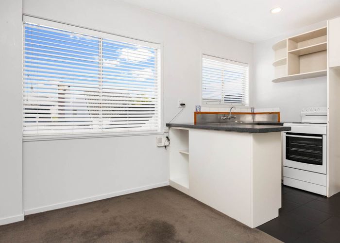  at 15/72 Kitchener Road, Milford, North Shore City, Auckland