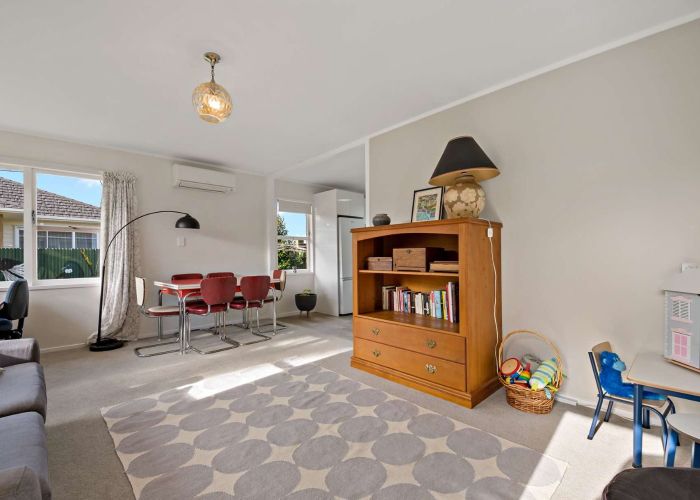  at 2/15 Lynette Place, Mangere, Manukau City, Auckland