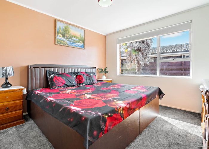  at 1/6 Pettit Place, Manukau, Auckland