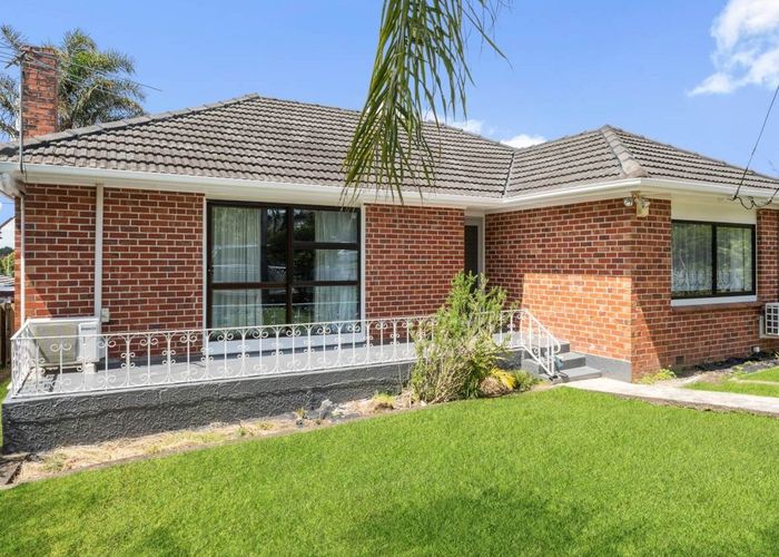  at 52 Blockhouse Bay Road, Avondale, Auckland