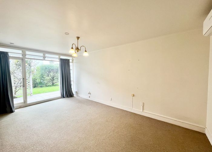  at 2/23 Mt Carmel Place, Meadowbank, Auckland City, Auckland