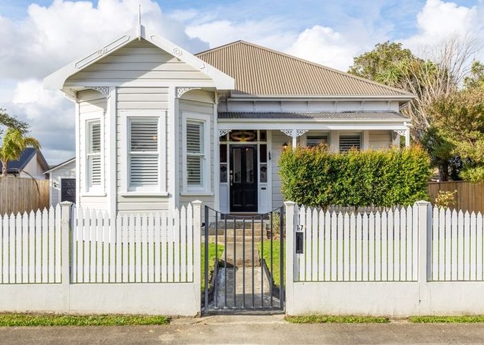  at 17 Perrin Place, Kelvin Grove, Palmerston North