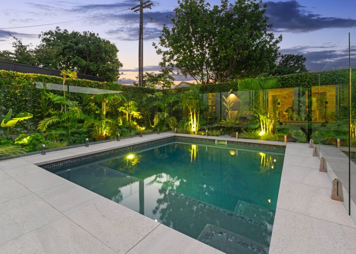  at 8 Sylvan Park Avenue, Milford, Auckland