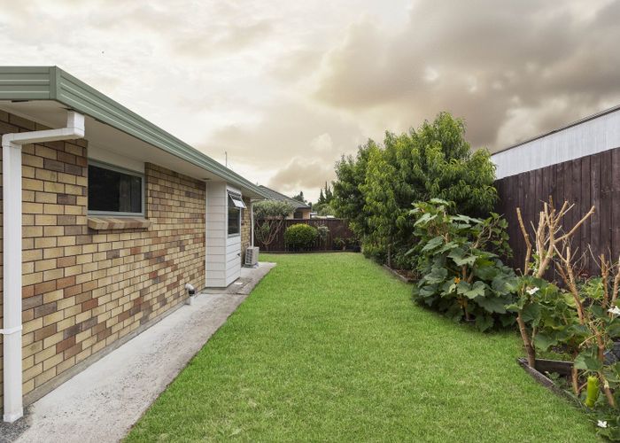  at 37 Hastings Place, Hamilton Lake, Hamilton