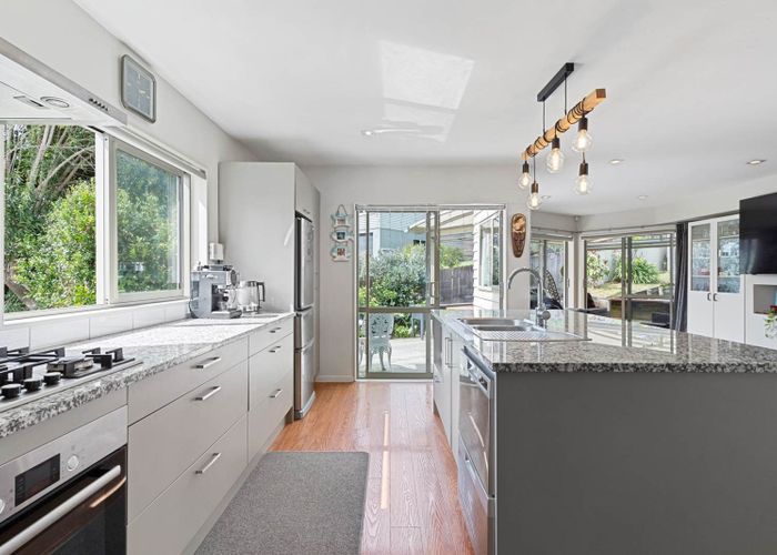  at 97A Bond Crescent, Forrest Hill, North Shore City, Auckland