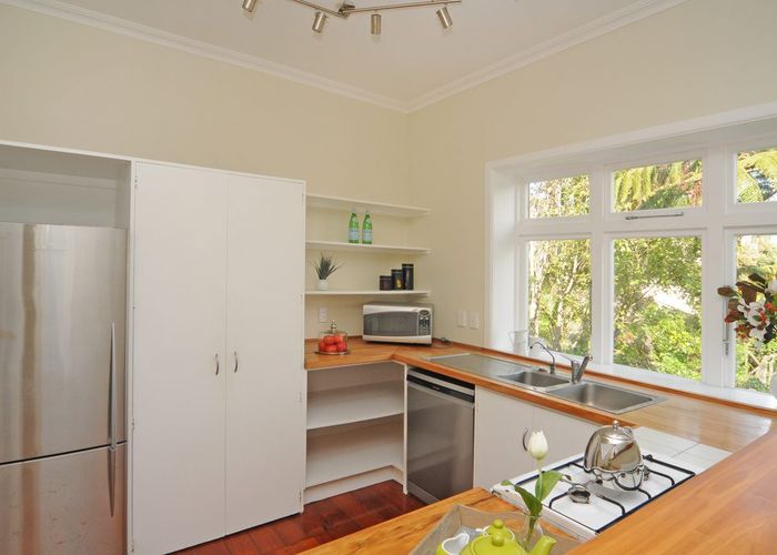  at Top Flat/132a Kelburn Parade, Kelburn, Wellington, Wellington