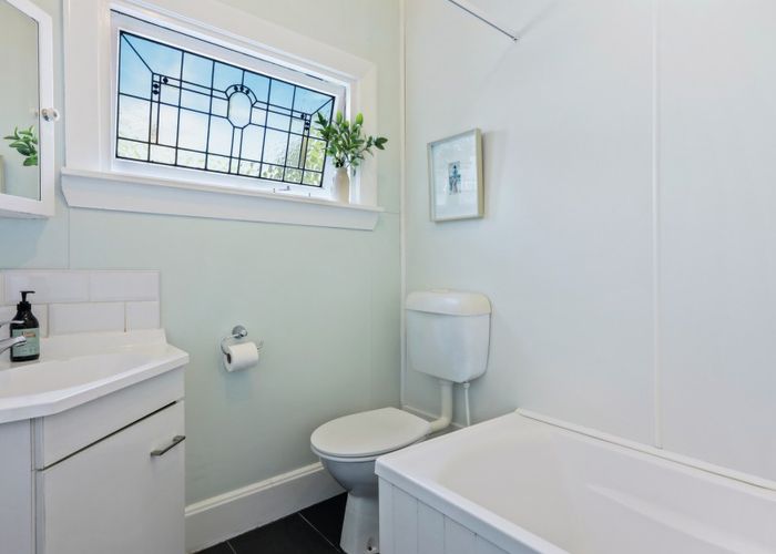  at 2 Earl Street, Hillsborough, Christchurch