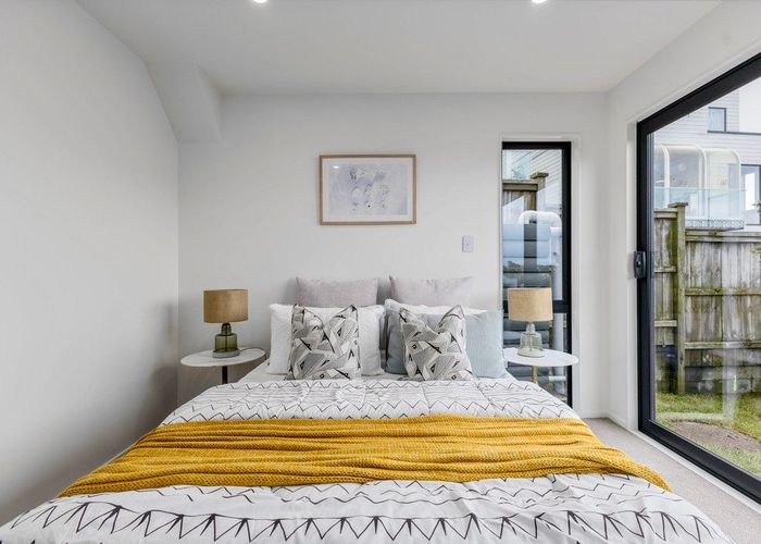  at 589A East Coast Road, Browns Bay, North Shore City, Auckland