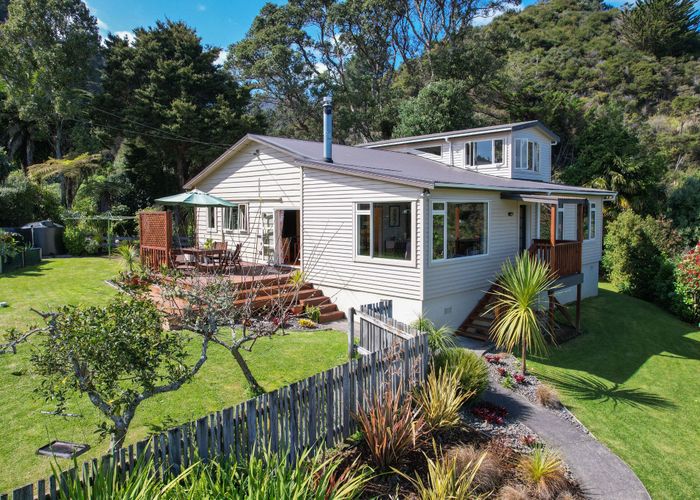  at 16 Patui Avenue, Thames