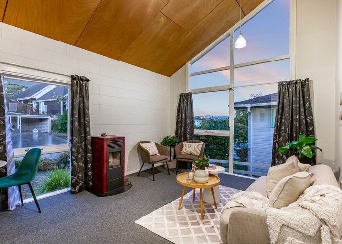 at 10A Penryn Drive, Camborne, Porirua