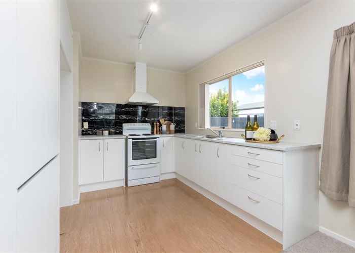  at 127 Shifnal Drive, Randwick Park, Manukau City, Auckland