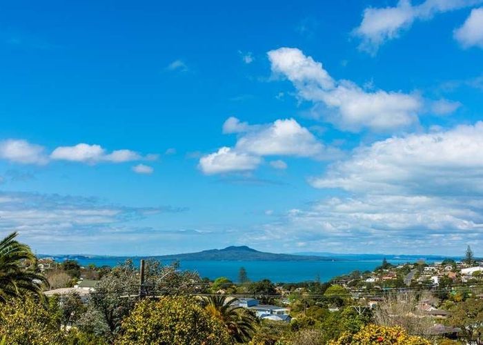  at 13 Jellicoe Road, Murrays Bay, North Shore City, Auckland