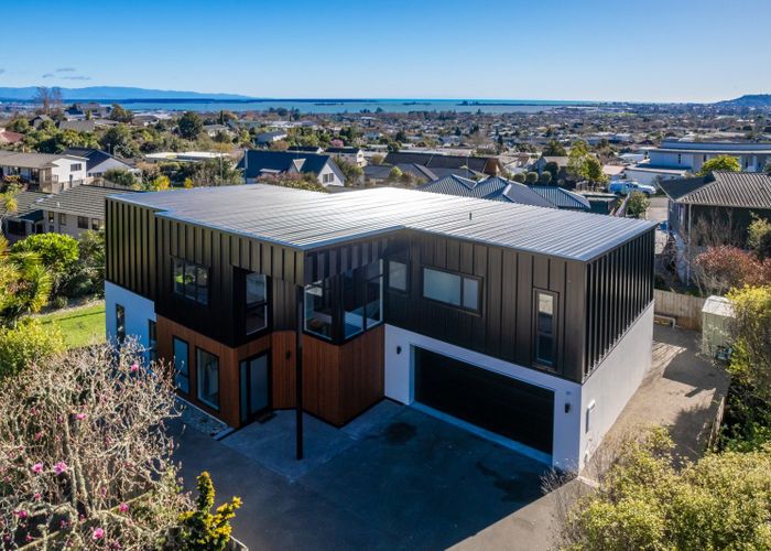  at 15 Lodestone Road, Richmond