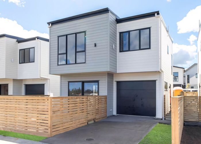  at 14 Greenbrier Street, Westgate, Waitakere City, Auckland