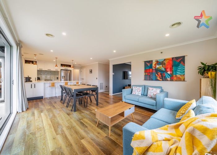  at 8 Te Punga Road, Wallaceville, Upper Hutt
