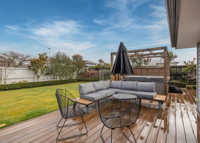  at 20 Rue De La Mare, Parklands, Christchurch City, Canterbury