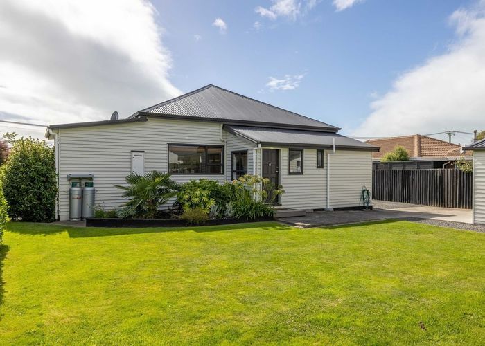  at 2B Vivian Street, Burwood, Christchurch City, Canterbury