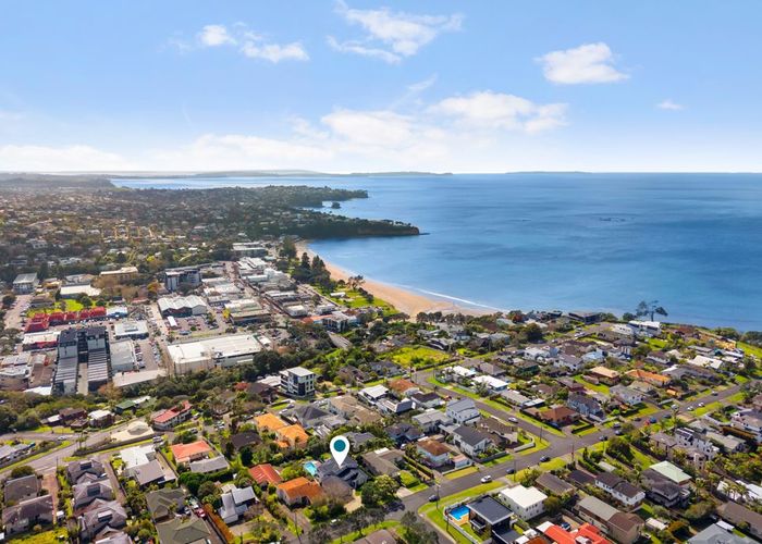  at 12 Hyde Road, Rothesay Bay, North Shore City, Auckland
