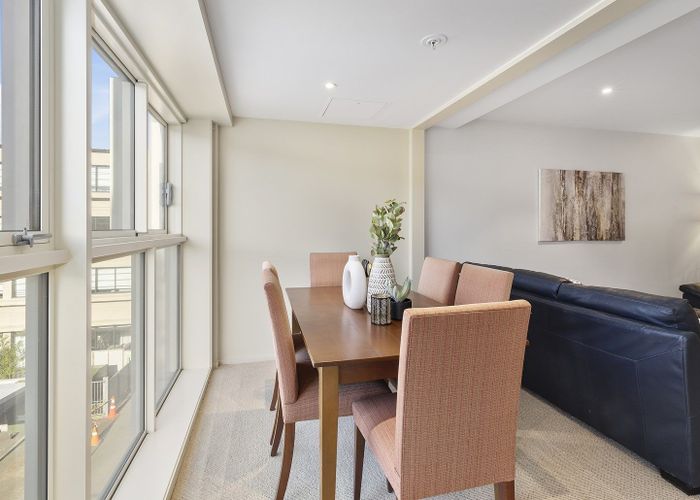  at 4E/5 Kent Terrace, Mount Victoria, Wellington