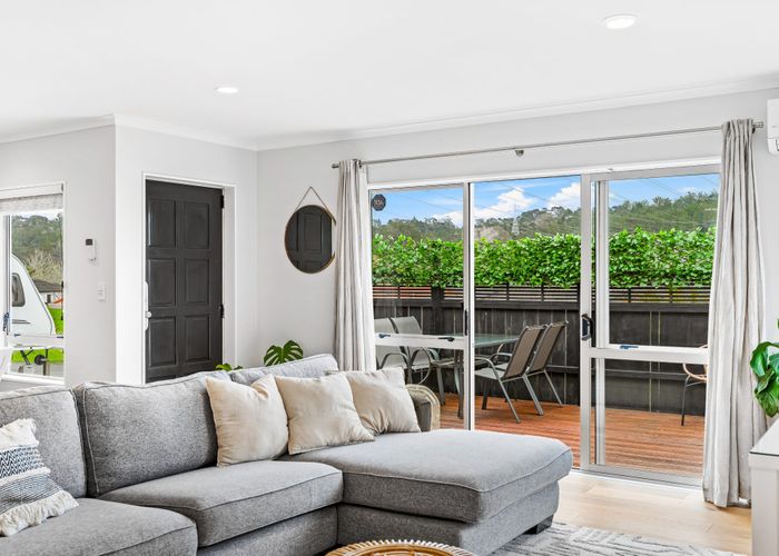  at 2/8 Crewe Close, Albany, North Shore City, Auckland