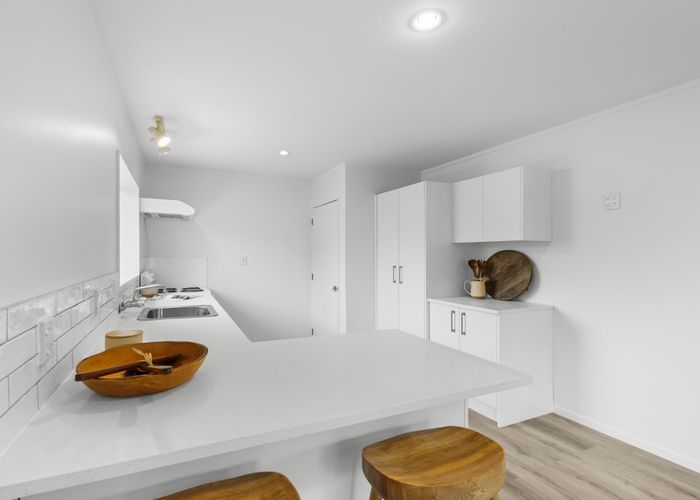  at 2/4 Shamrock Lane, Te Atatu Peninsula, Waitakere City, Auckland