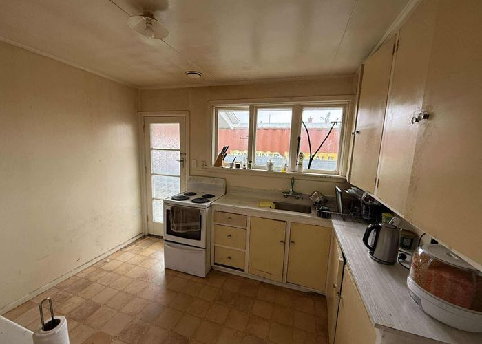  at 2/410 Worcester Street, Linwood, Christchurch City, Canterbury