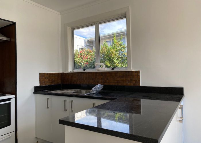  at 126 View Road, Sunnyvale, Waitakere City, Auckland