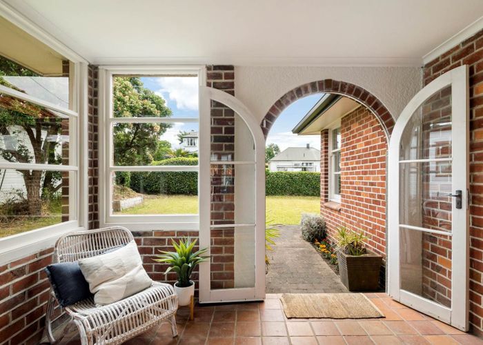  at 31 Norwood Road, Bayswater, North Shore City, Auckland