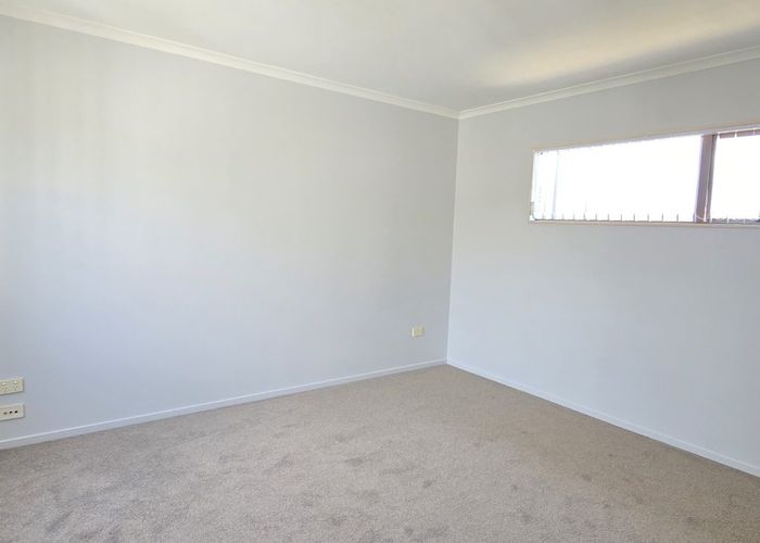  at 12 Glanmire Place, Flat Bush, Auckland