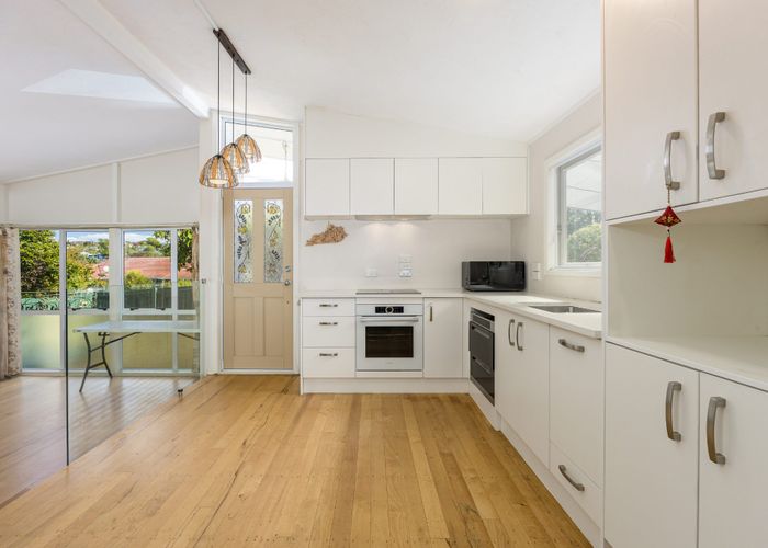  at 9  Stanaway Street, Hillcrest, North Shore City, Auckland
