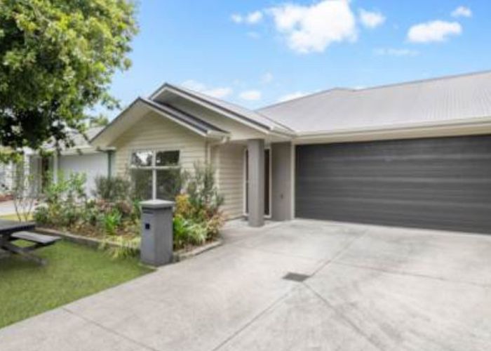  at 11 Poaka Avenue, Takanini, Auckland