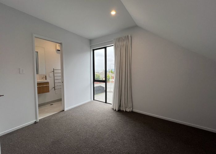  at 18 Kipax Place, Riccarton, Christchurch City, Canterbury