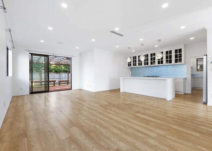  at 5 Downpatrick Drive, Flat Bush, Manukau City, Auckland