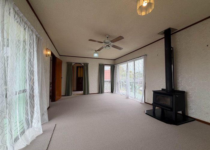  at 121 Lake Road, Belmont, North Shore City, Auckland