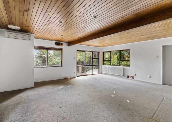  at 31 Cascade Avenue, Waiatarua, Auckland