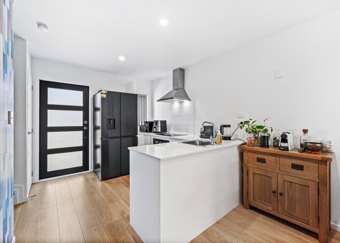  at 4/6 South Pacific Place, Henderson, Waitakere City, Auckland