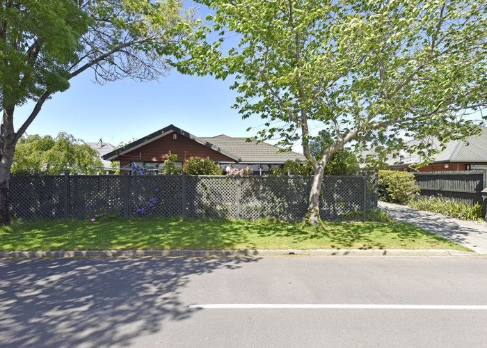 at 4 Harlech Mews, Avonhead, Christchurch City, Canterbury