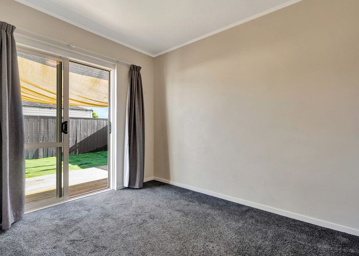  at 6/9 Vine Street, Mangere East, Auckland